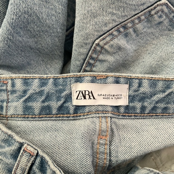 Zara Blue Light Wash High Rise Wide Leg Raw Hem Denim Jeans Size 10 - Picture 3 of 4